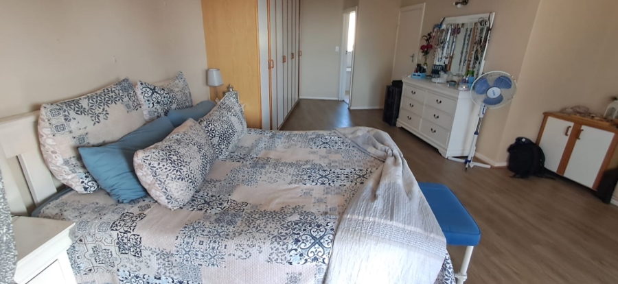 9 Bedroom Property for Sale in Winterstrand Eastern Cape